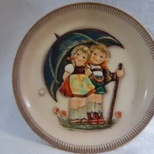 Hummel Collectible: 1975 Anniversary Plate, "Stormy Weather"